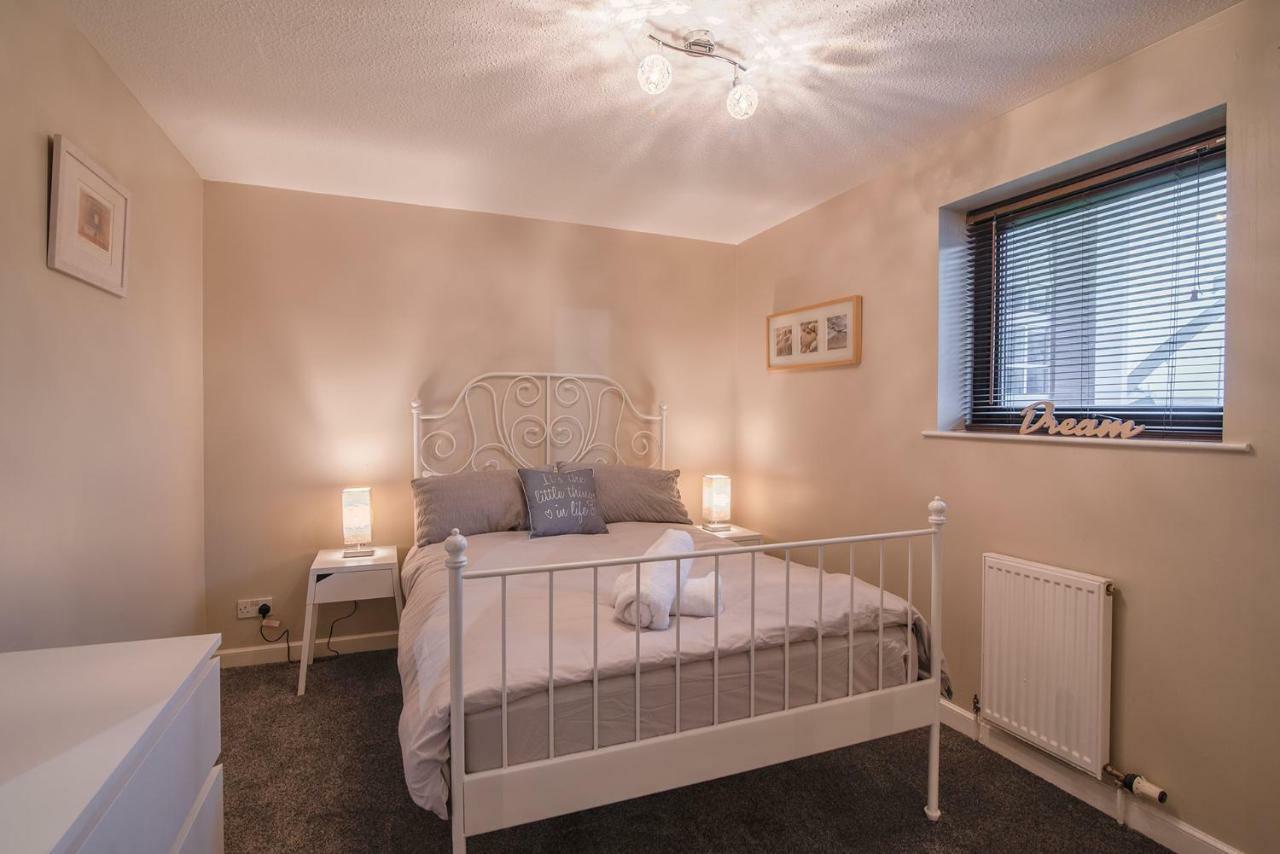 Sec/ Hydro Two Bed Flat With Free Parking And Great View Lejlighed Glasgow Eksteriør billede