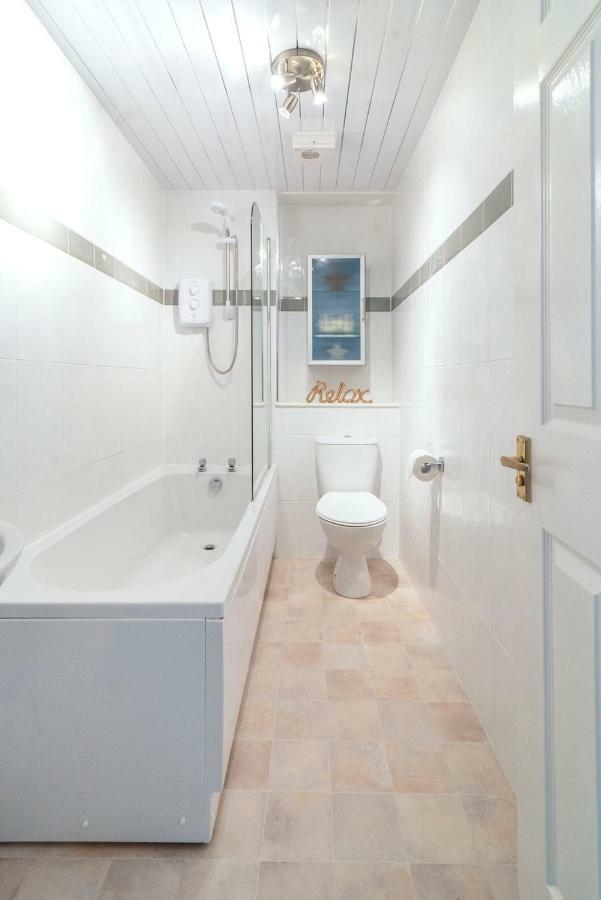 Sec/ Hydro Two Bed Flat With Free Parking And Great View Lejlighed Glasgow Eksteriør billede