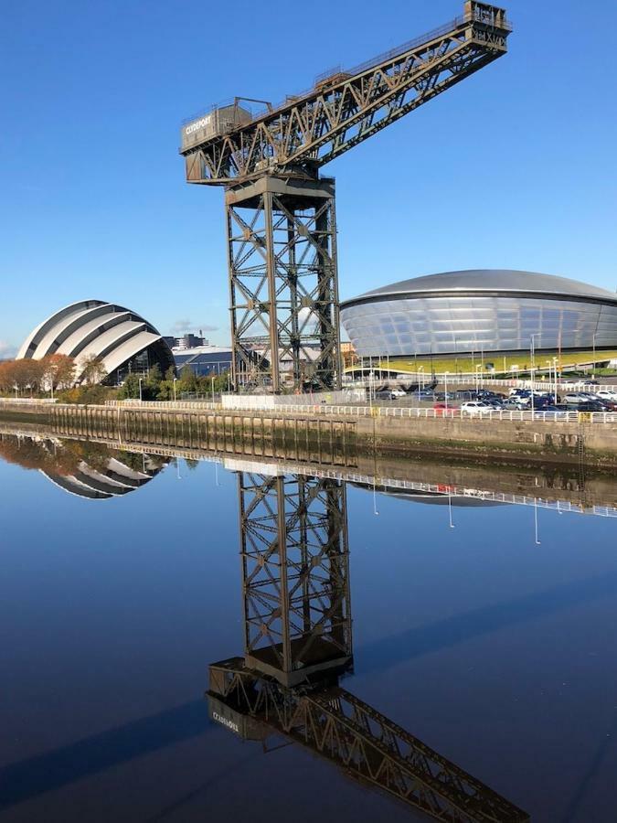 Sec/ Hydro Two Bed Flat With Free Parking And Great View Lejlighed Glasgow Eksteriør billede