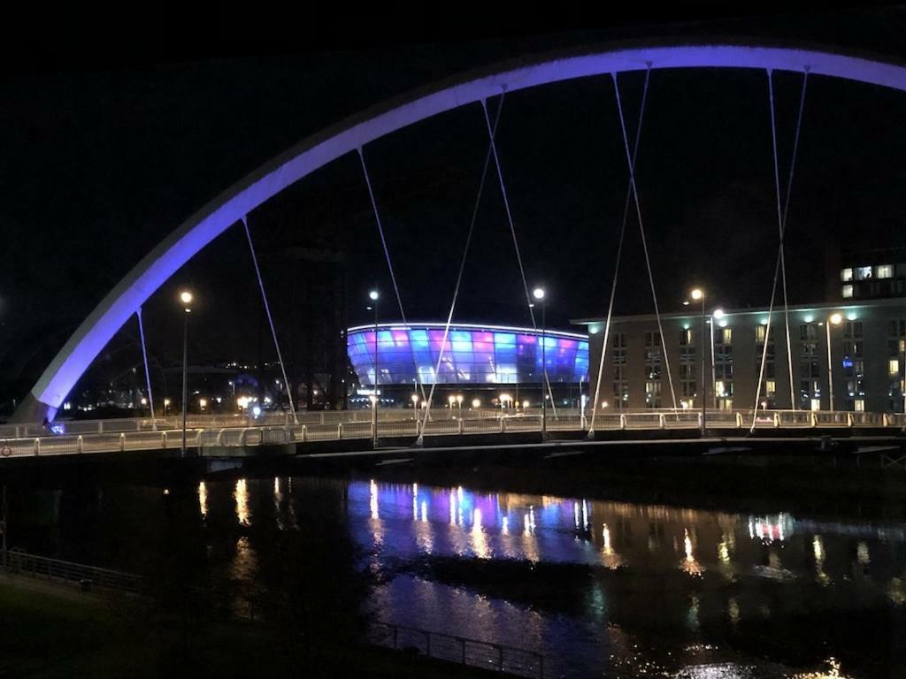 Sec/ Hydro Two Bed Flat With Free Parking And Great View Lejlighed Glasgow Eksteriør billede